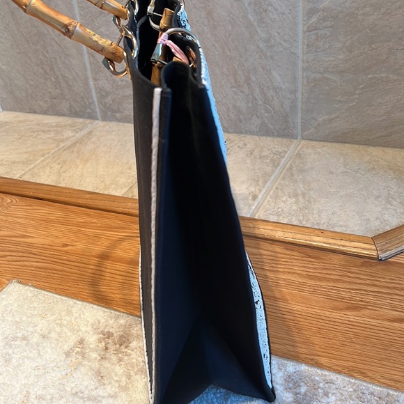 Amazing hand beaded tote - Picture 5 of 10